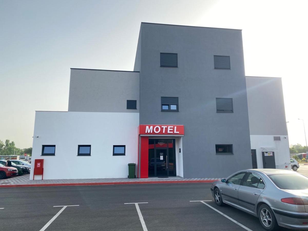Belamionix Motel Bosanski Samac Eksteriør bilde